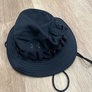 Under armor bucket hat